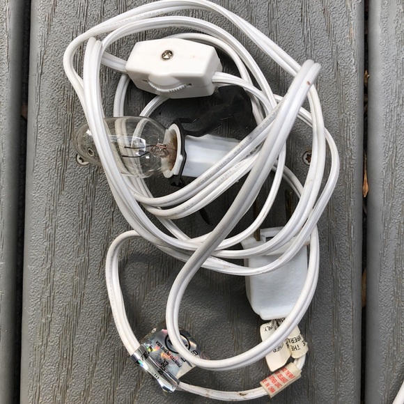 Porcelain Lighted House, Christmas Village - Picture 10 of 12